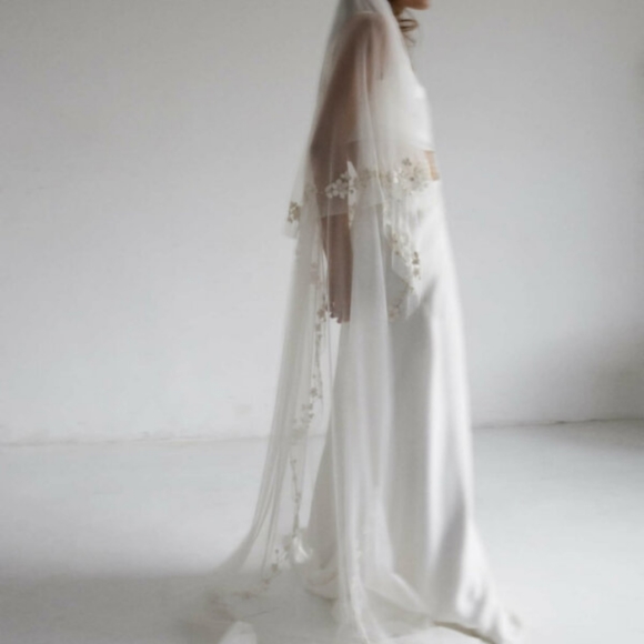 Bo & Luca Everley Veil in Ivory and Gold - Picture 6 of 7